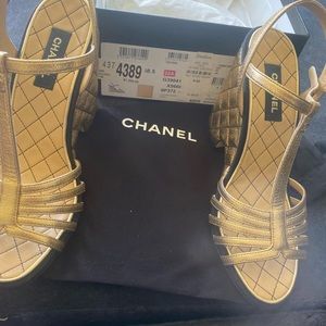 Brand new  t strap golden